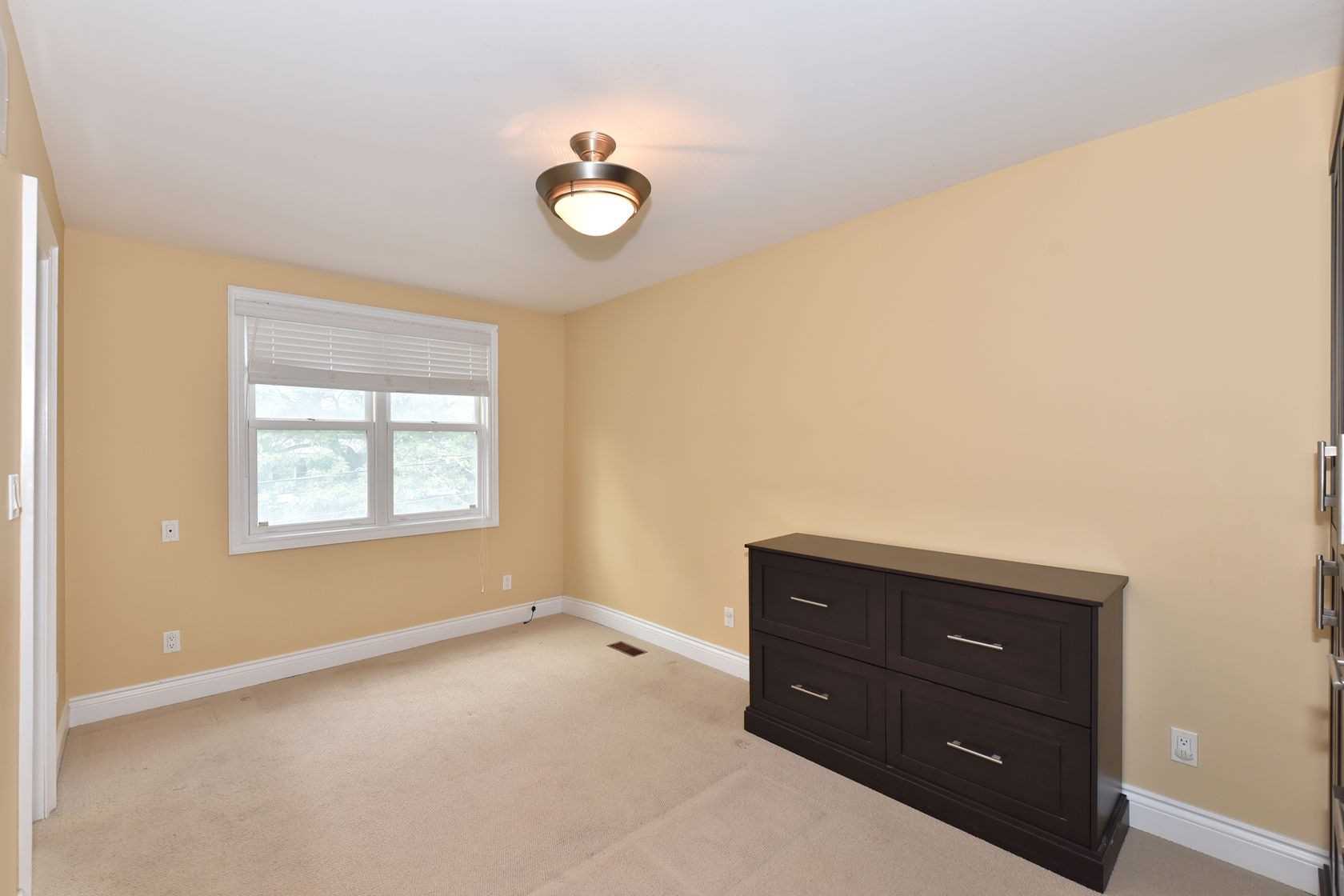 35 Edith Dr