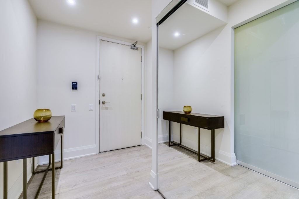 30 Roehampton Ave, #Ph01
