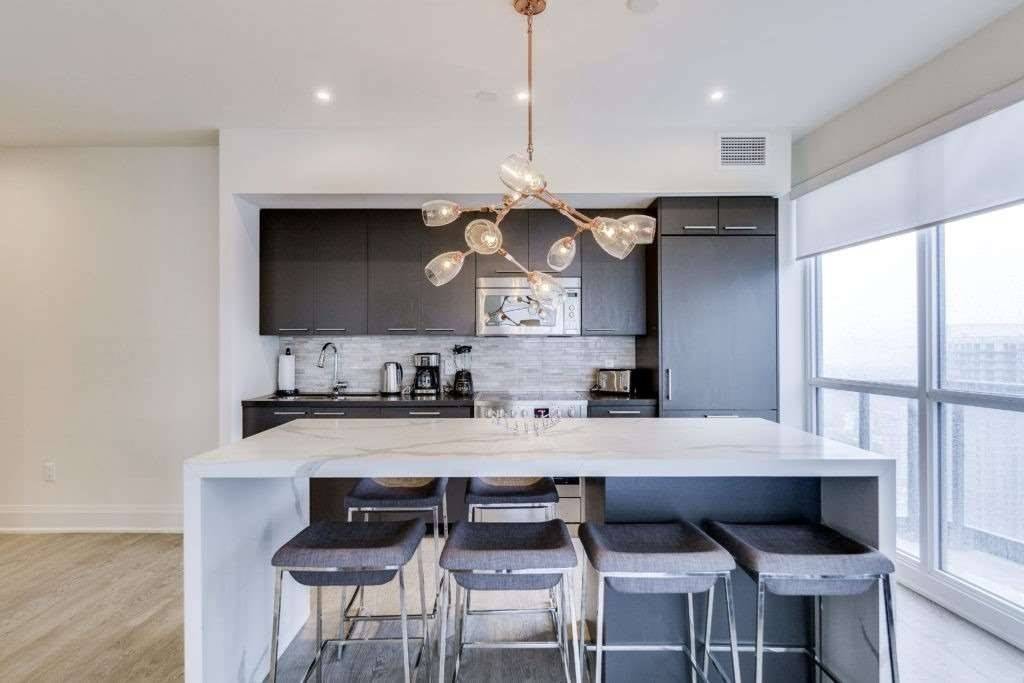 30 Roehampton Ave, #Ph01