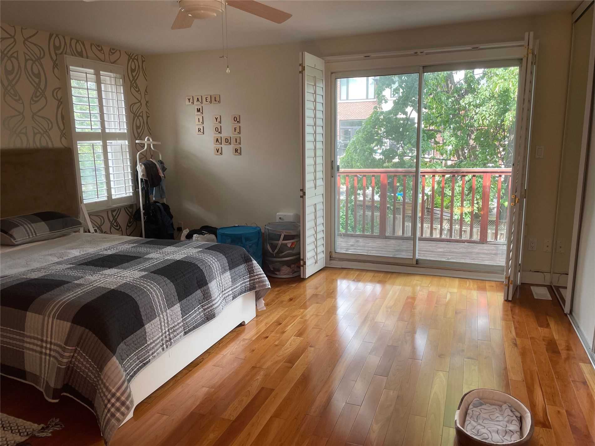1025 Spadina Rd