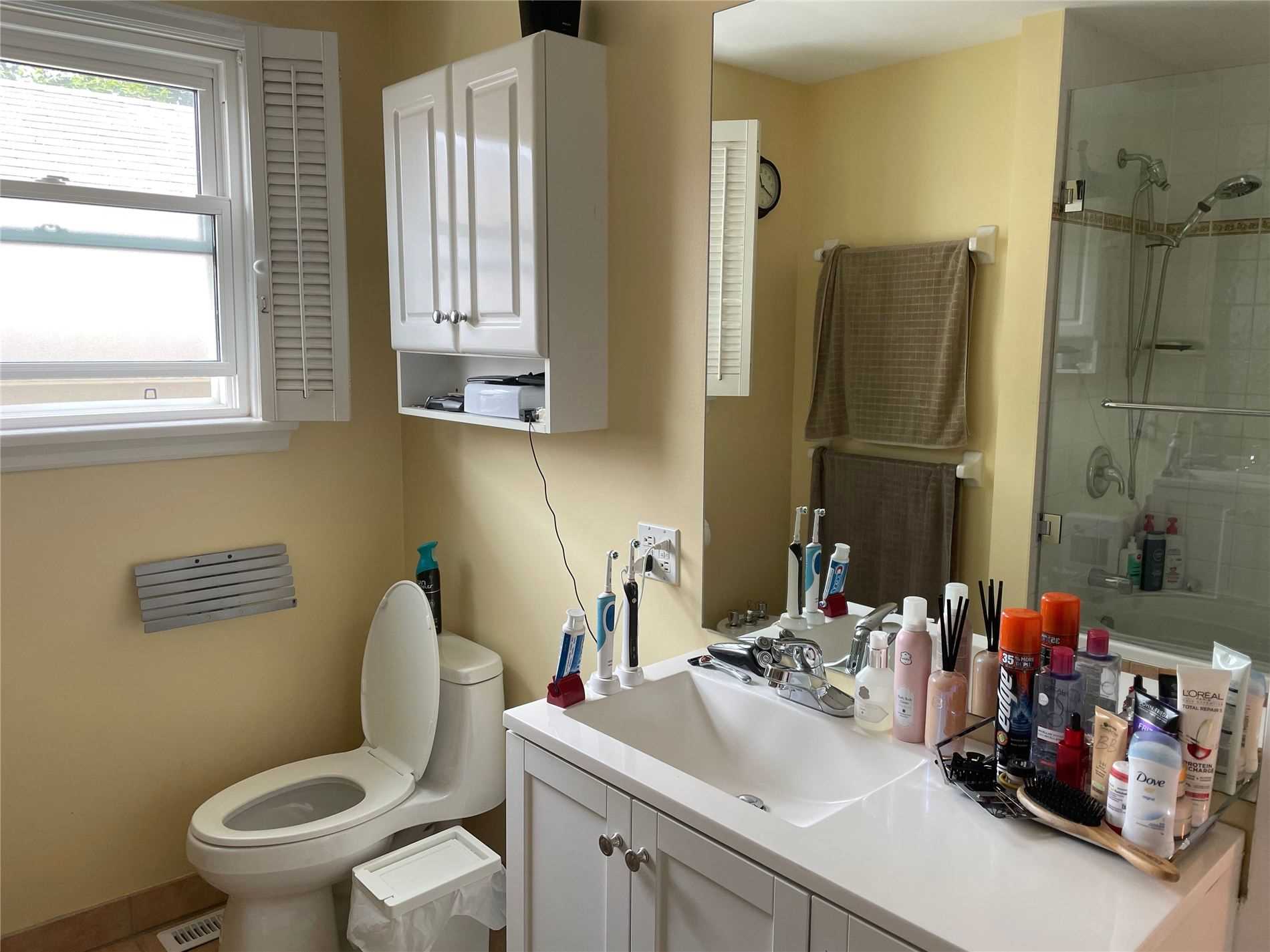 1025 Spadina Rd