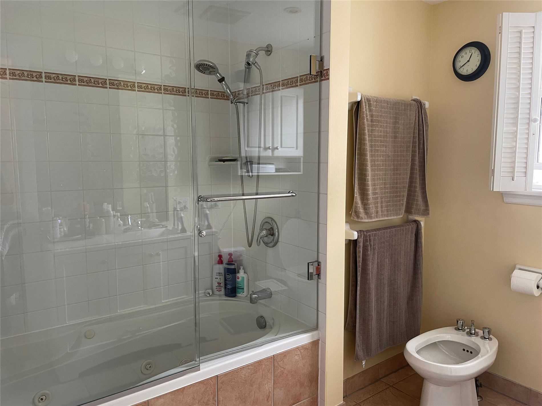1025 Spadina Rd