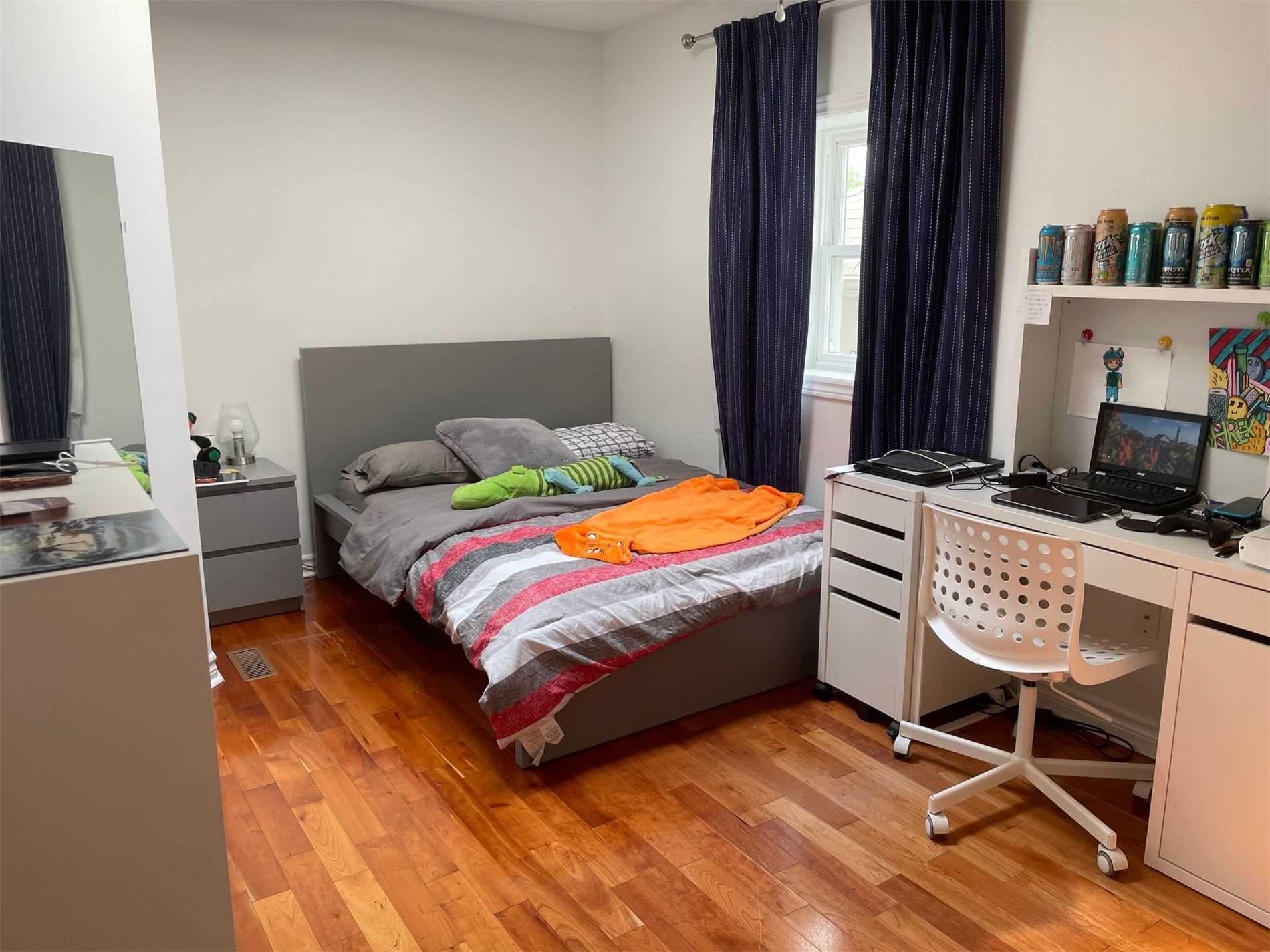 1025 Spadina Rd