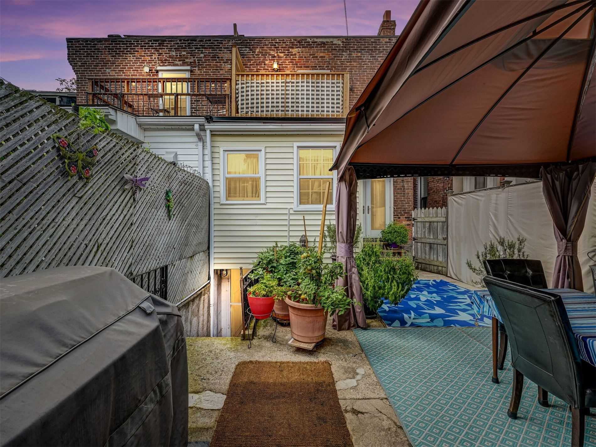 263 Crawford St