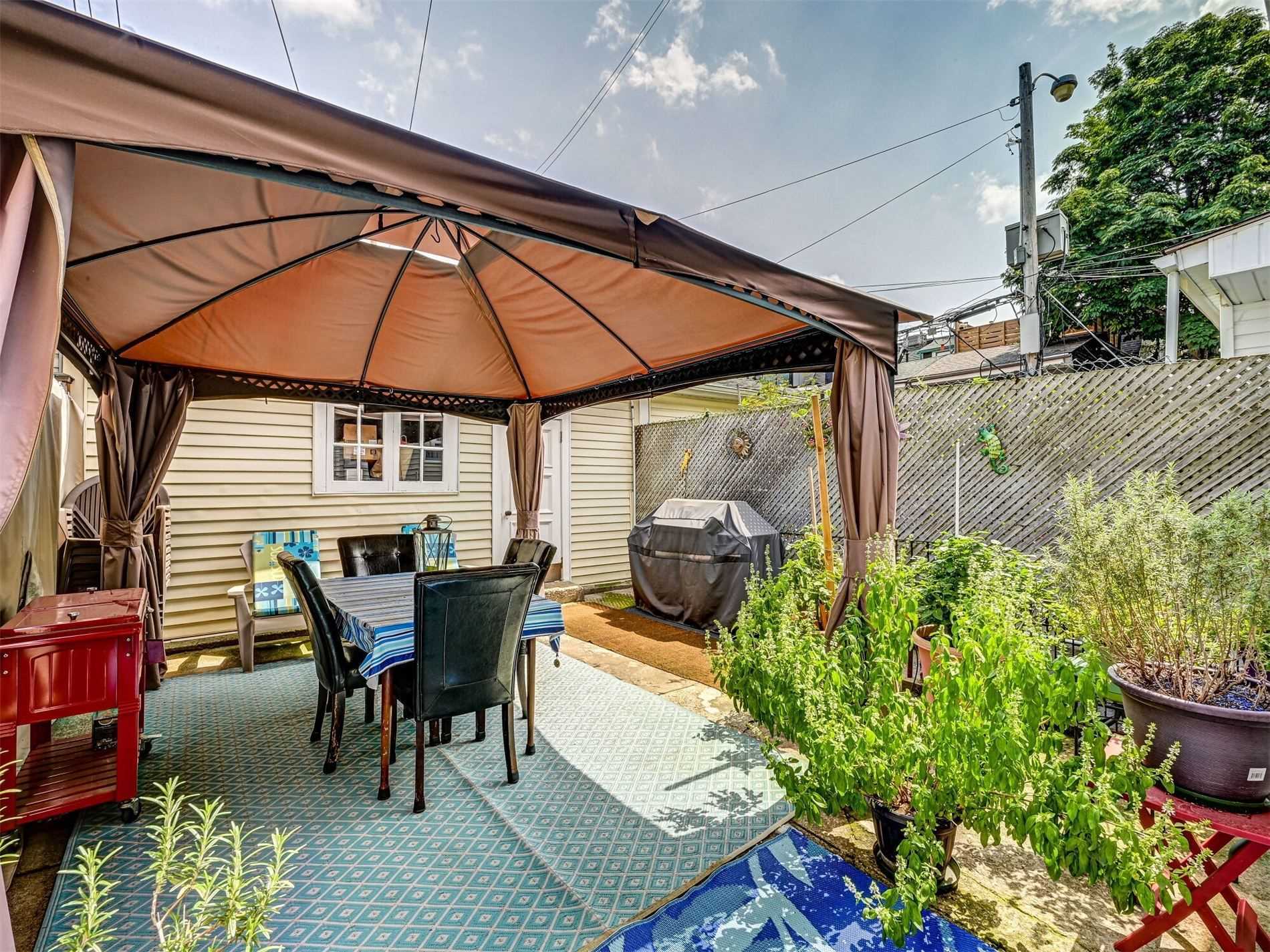 263 Crawford St