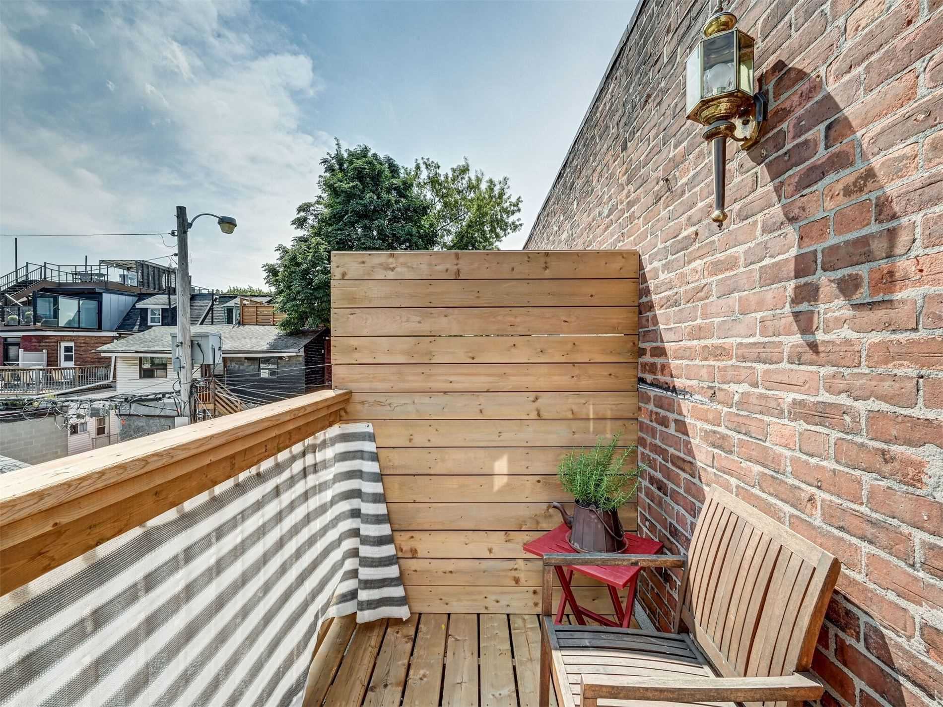 263 Crawford St