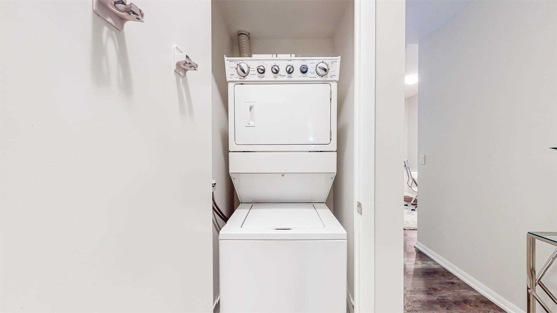 209 Fort York Blvd, #180