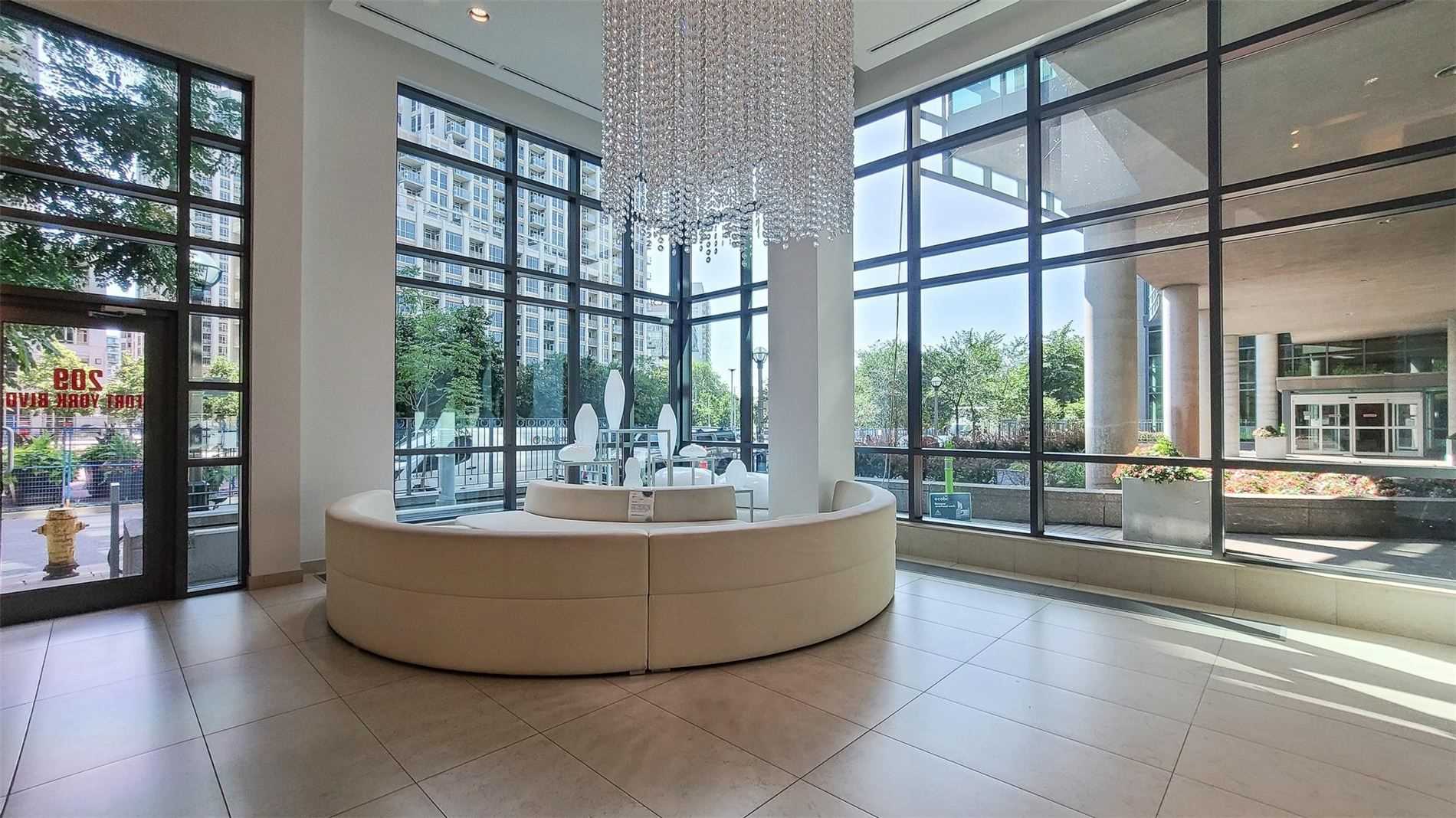 209 Fort York Blvd, #180