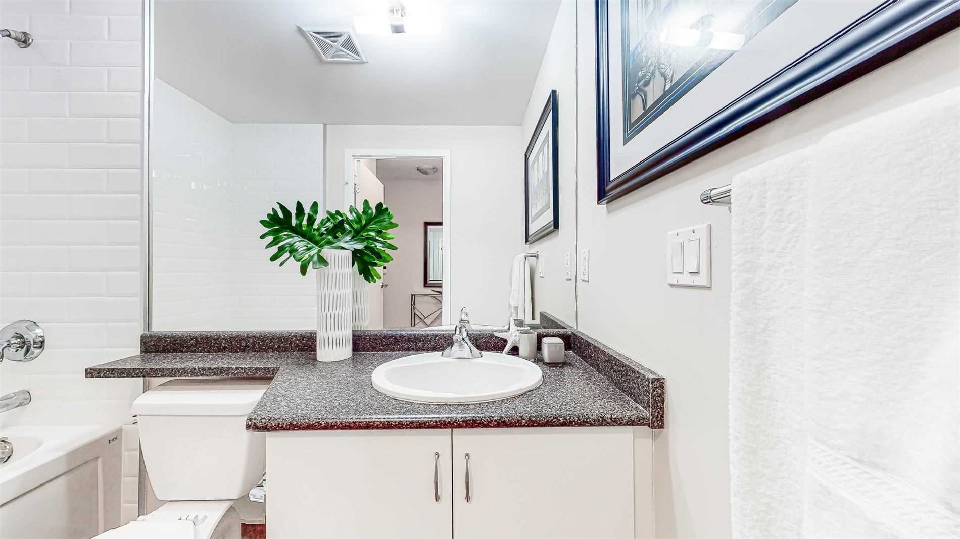 209 Fort York Blvd, #180