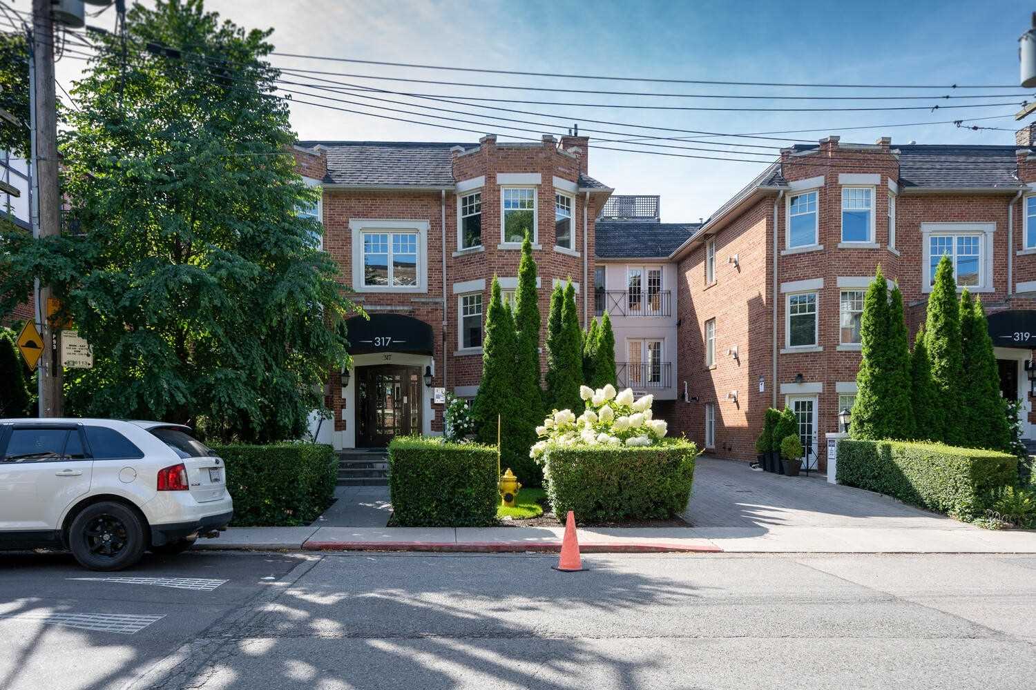 317 Lonsdale Rd, #1B