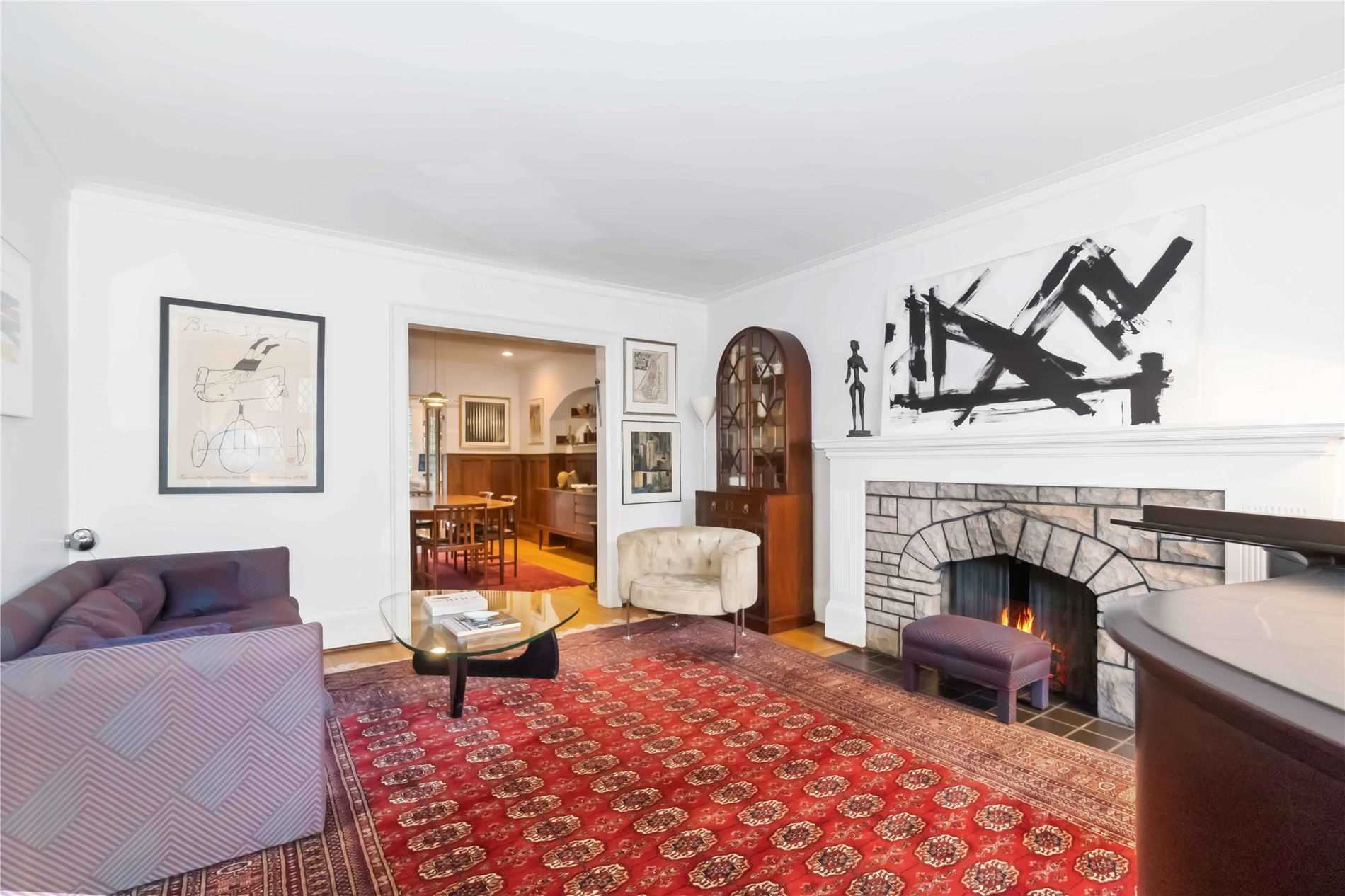 293 Chaplin Cres