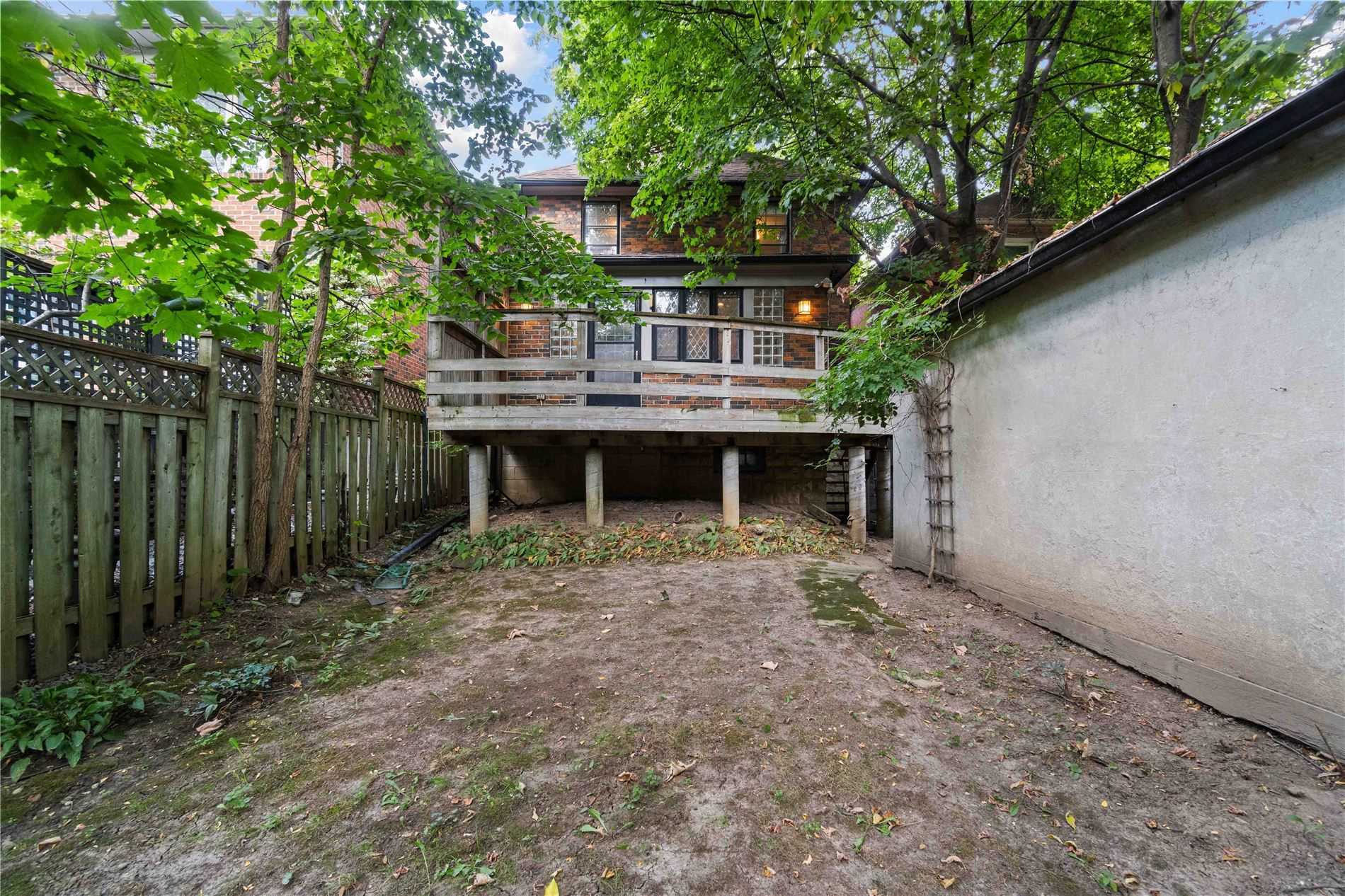 293 Chaplin Cres