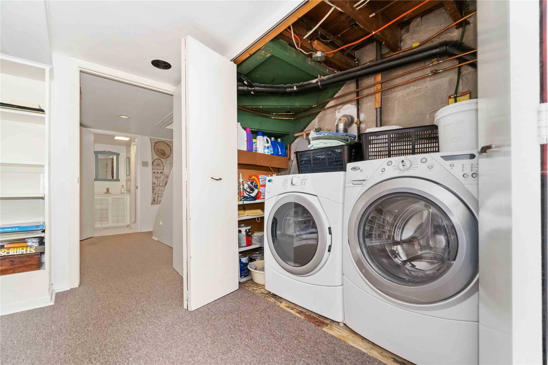 293 Chaplin Cres