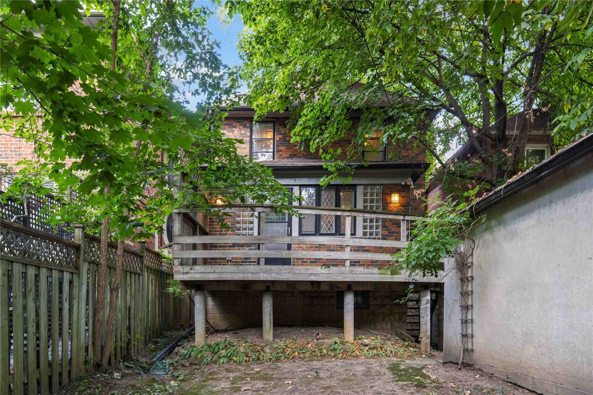293 Chaplin Cres