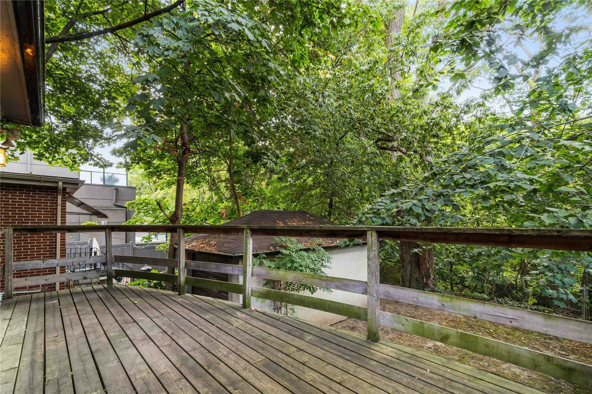 293 Chaplin Cres