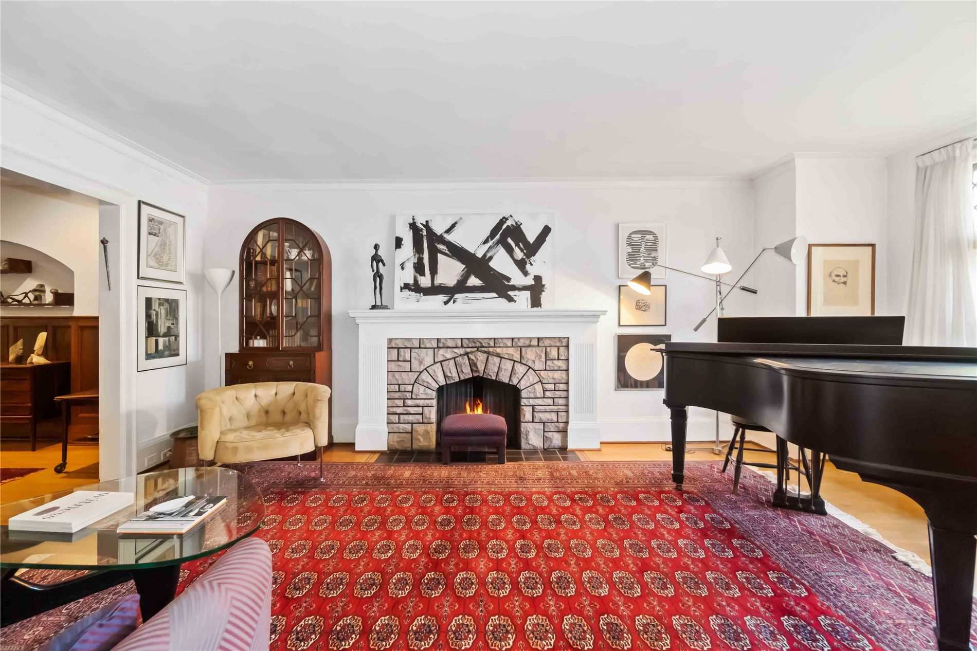 293 Chaplin Cres