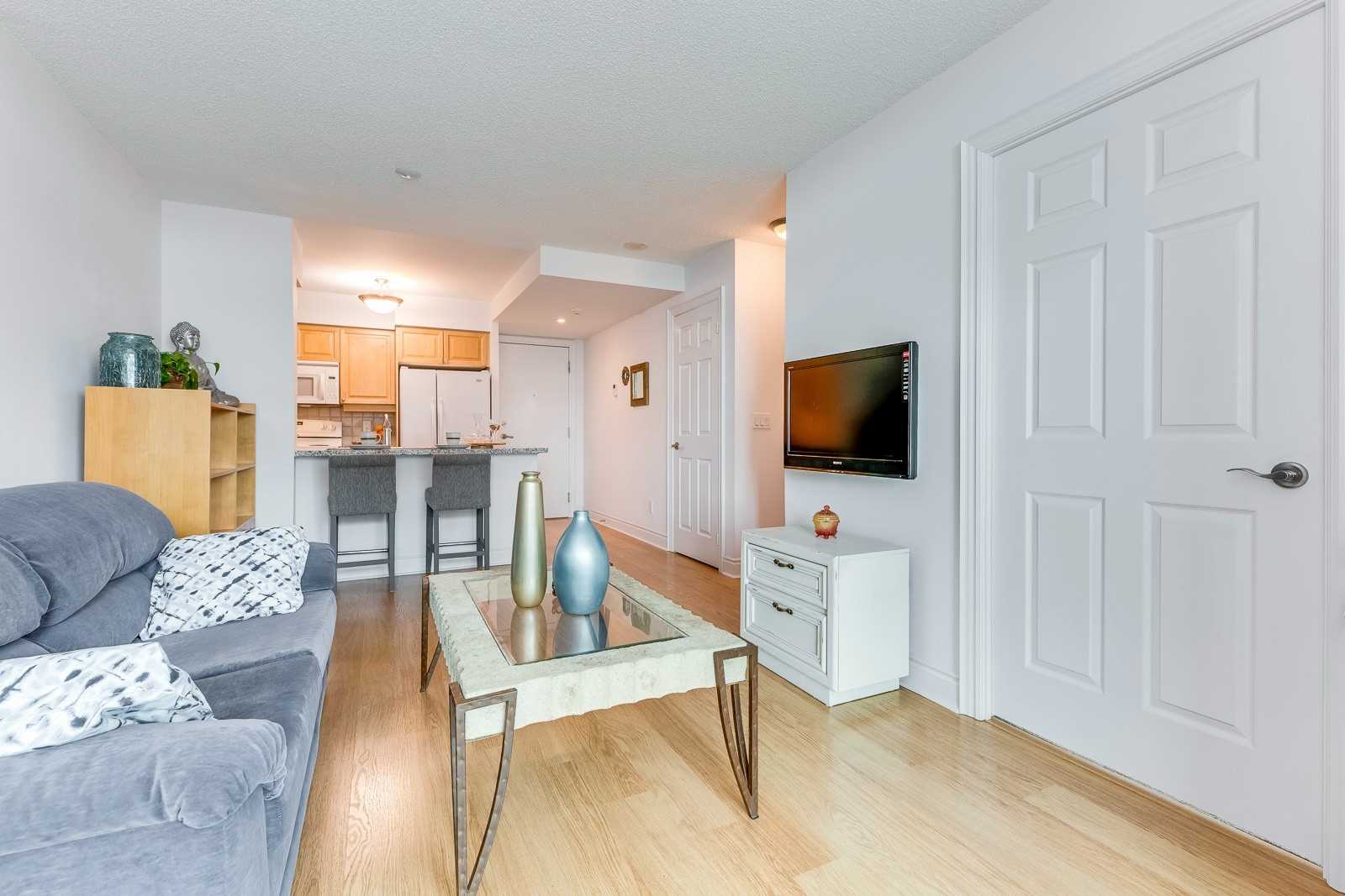 15 Greenview Ave, #2401
