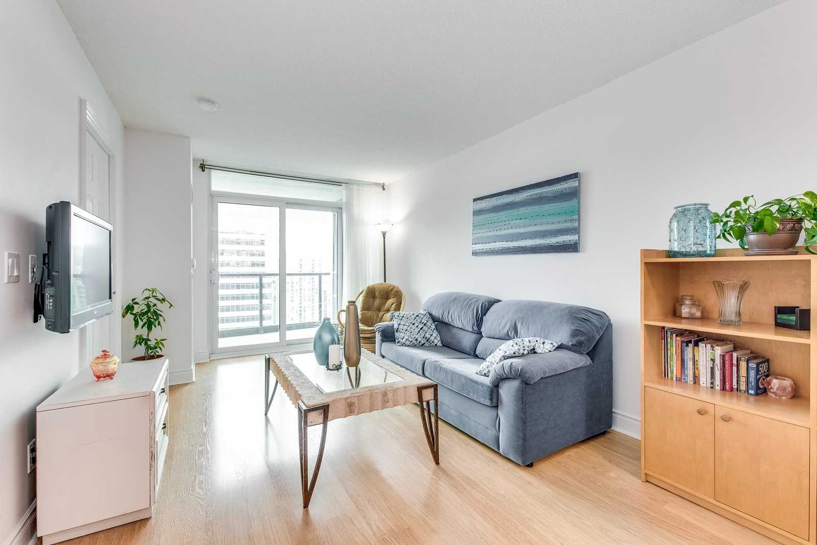 15 Greenview Ave, #2401