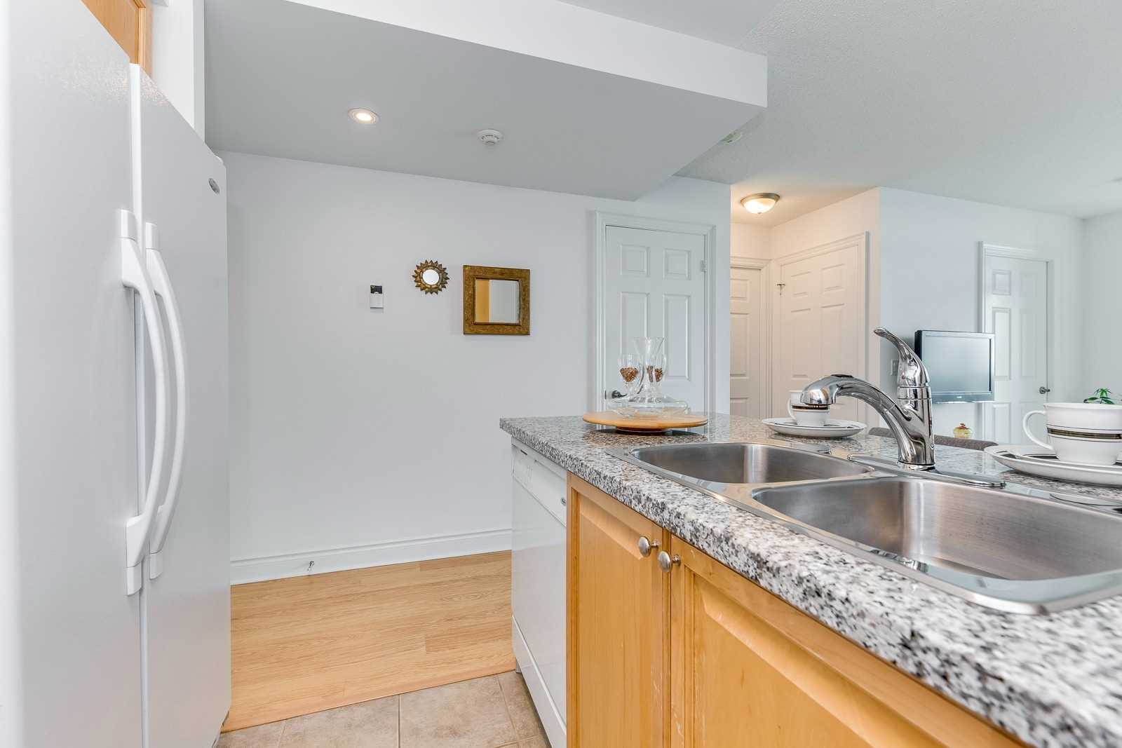 15 Greenview Ave, #2401