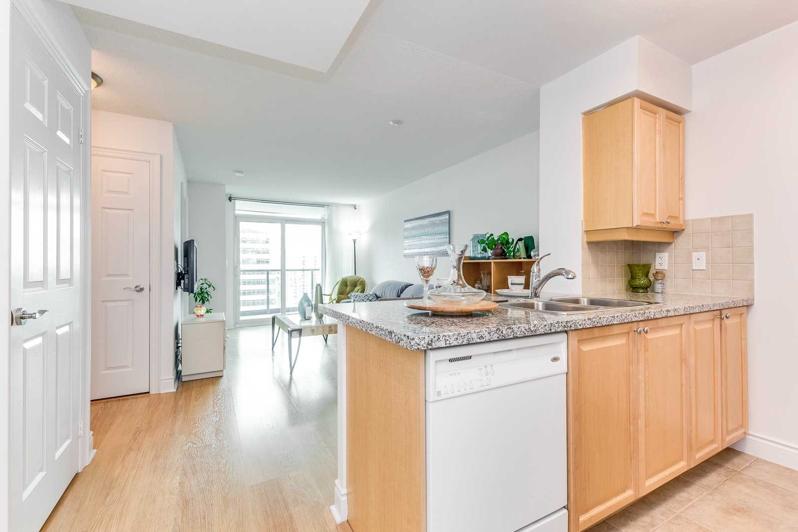 15 Greenview Ave, #2401
