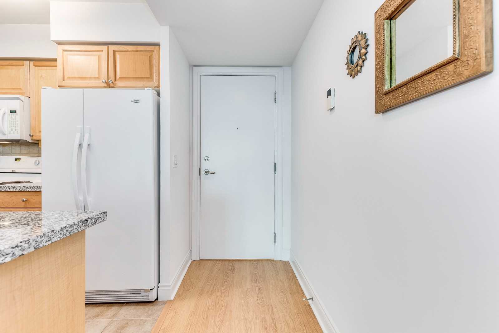 15 Greenview Ave, #2401