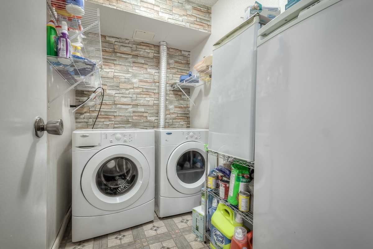 75 Graydon Hall Dr, #1703