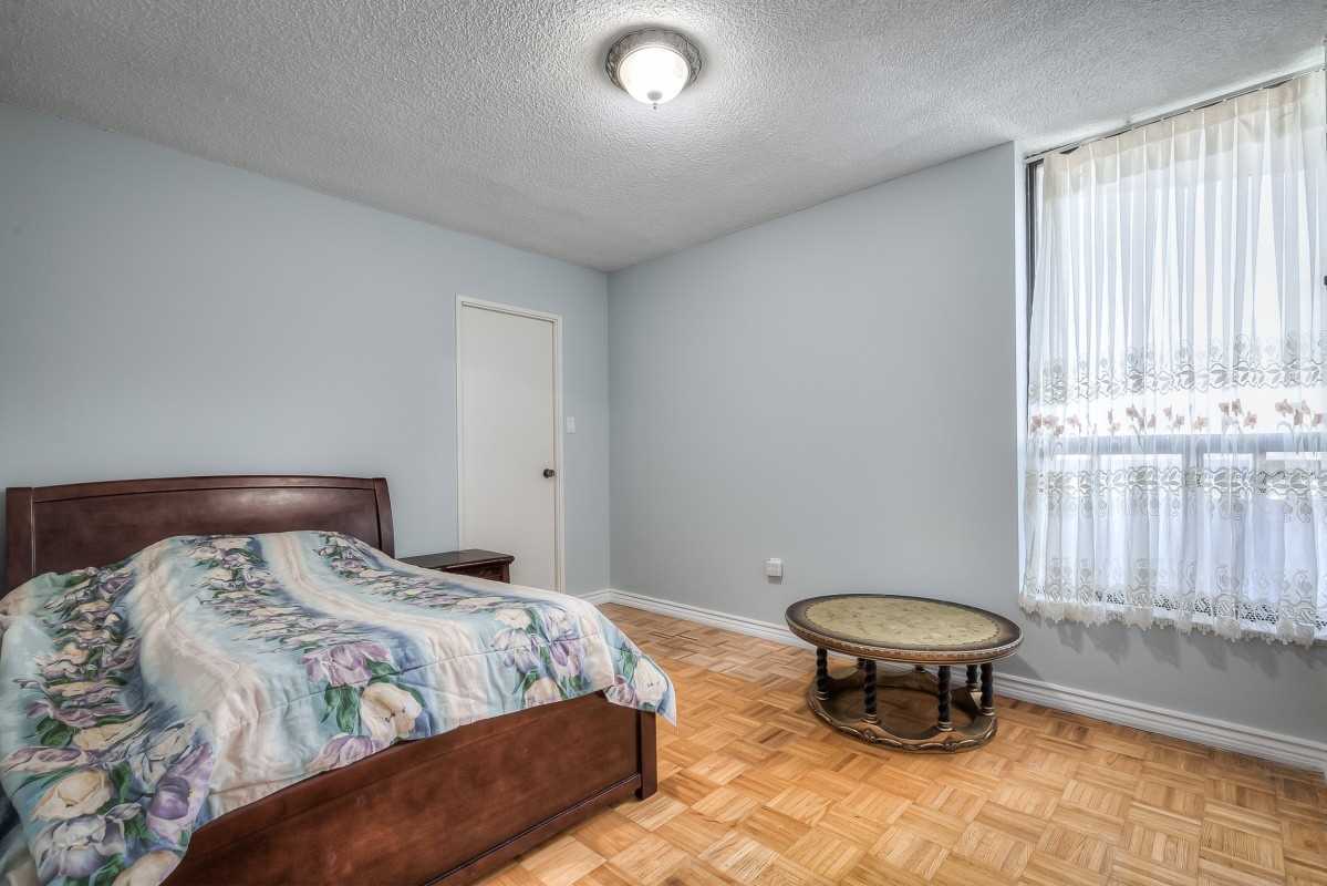 75 Graydon Hall Dr, #1703