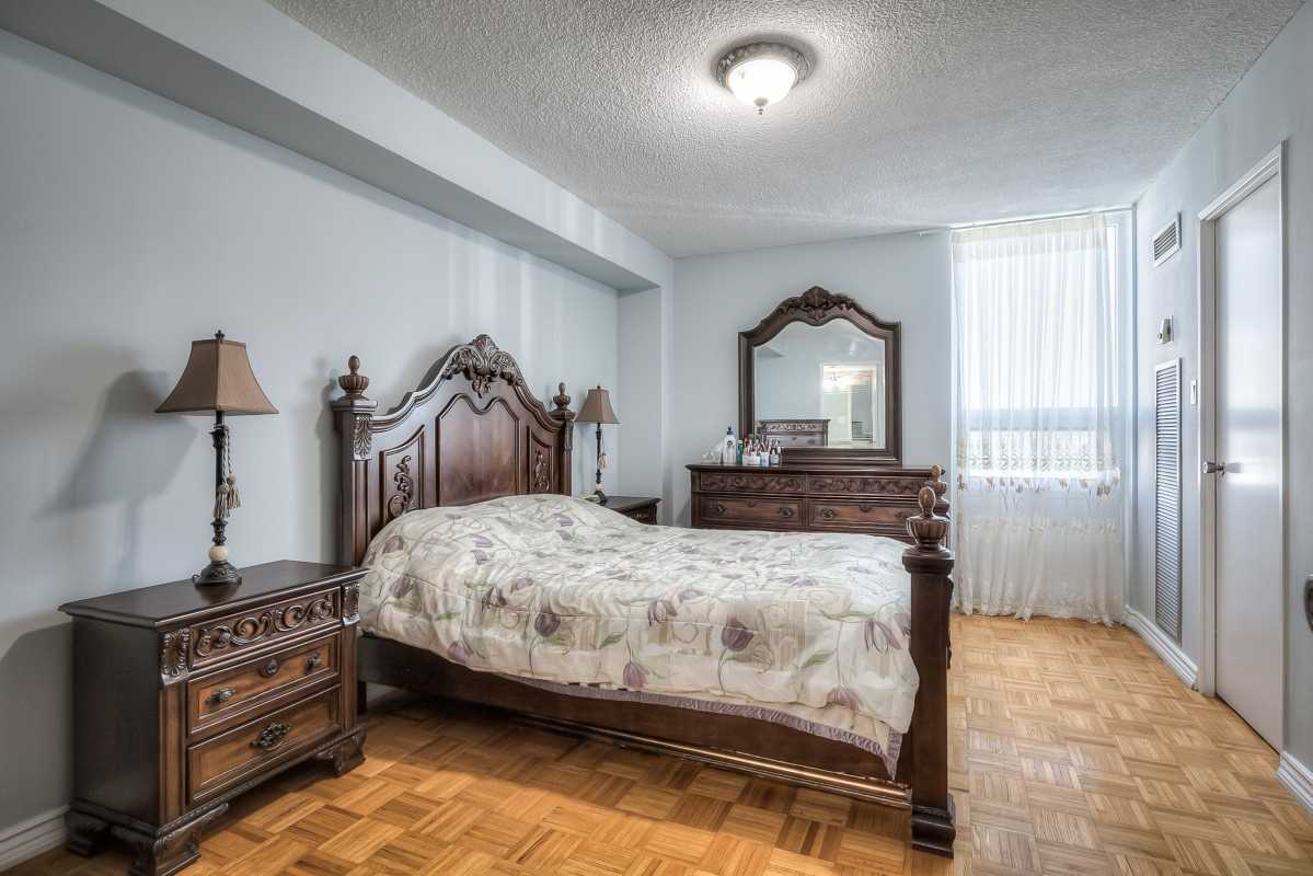 75 Graydon Hall Dr, #1703