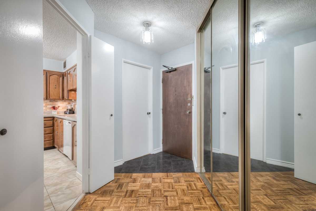 75 Graydon Hall Dr, #1703