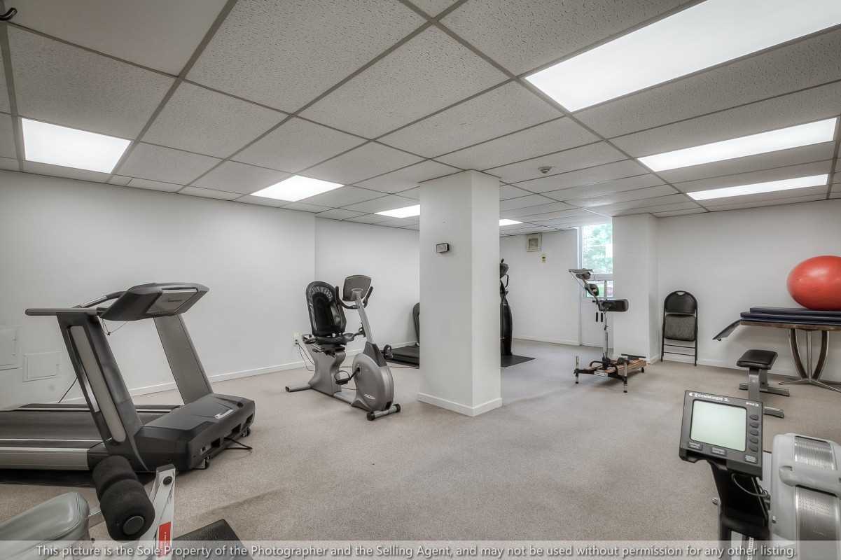 75 Graydon Hall Dr, #1703