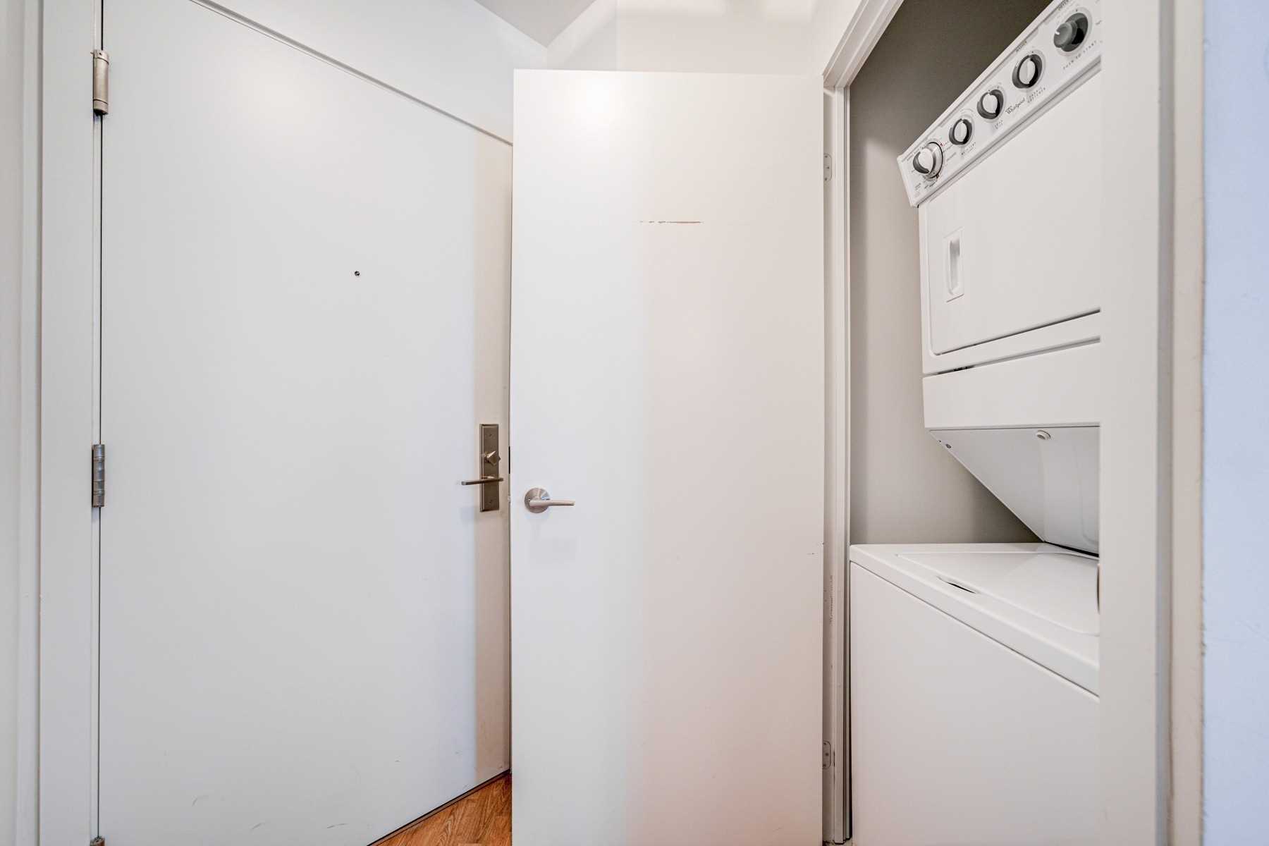 5740 Yonge St, #1207