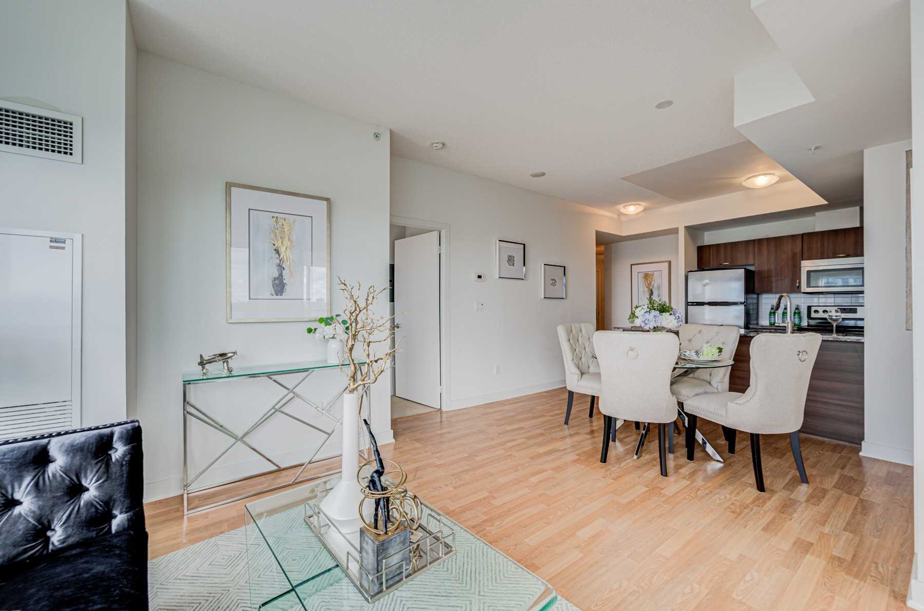5740 Yonge St, #1207