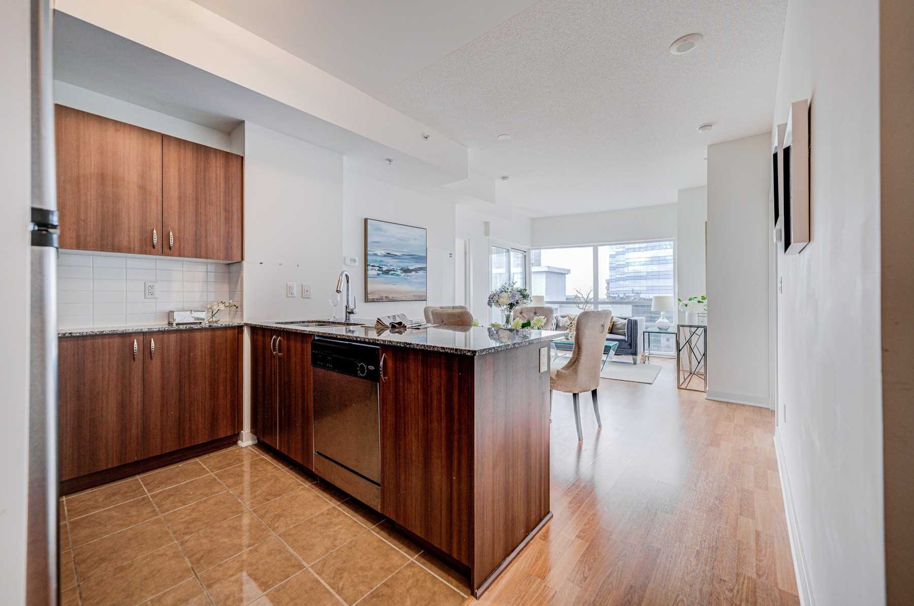 5740 Yonge St, #1207