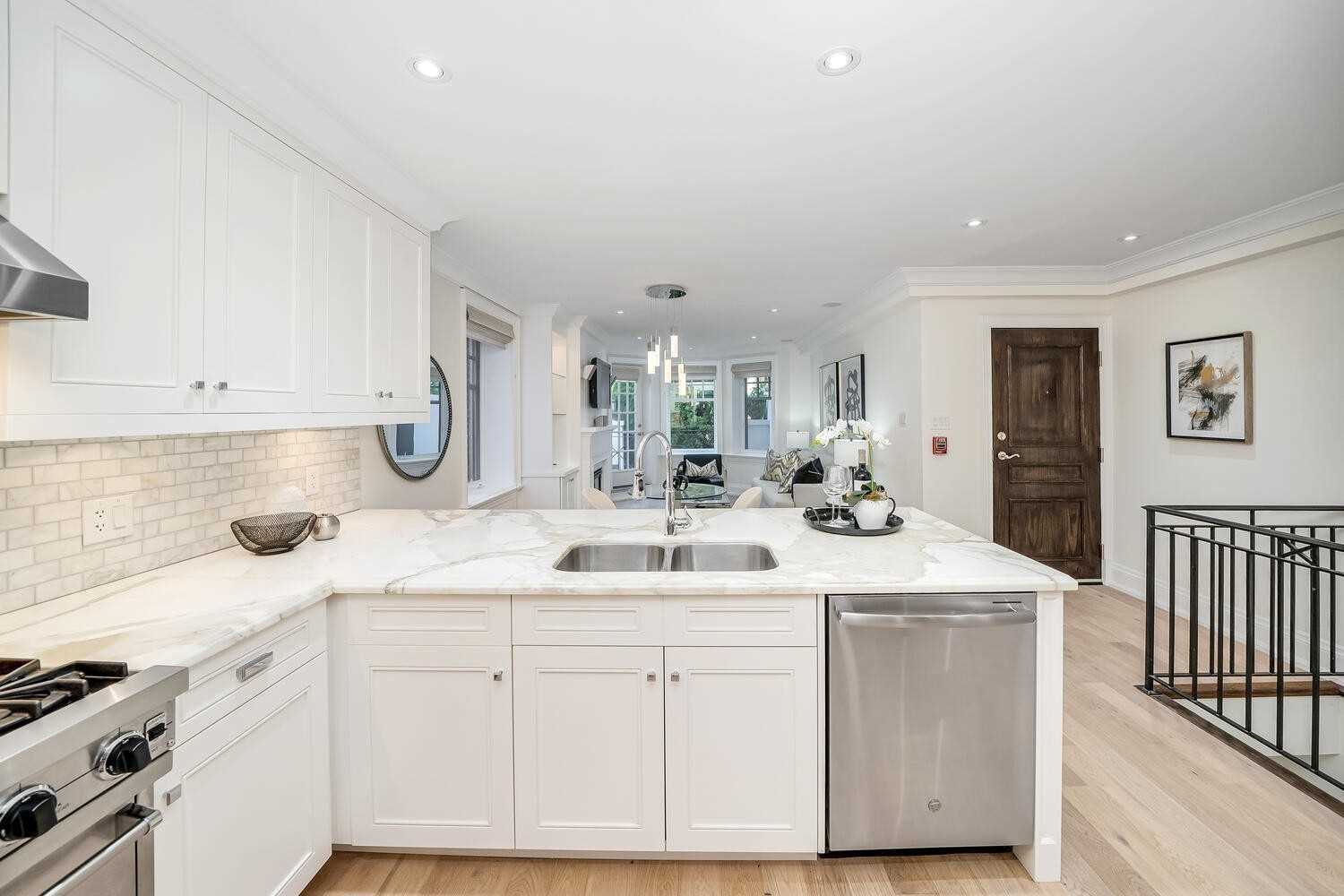 317 Lonsdale Rd, #1B
