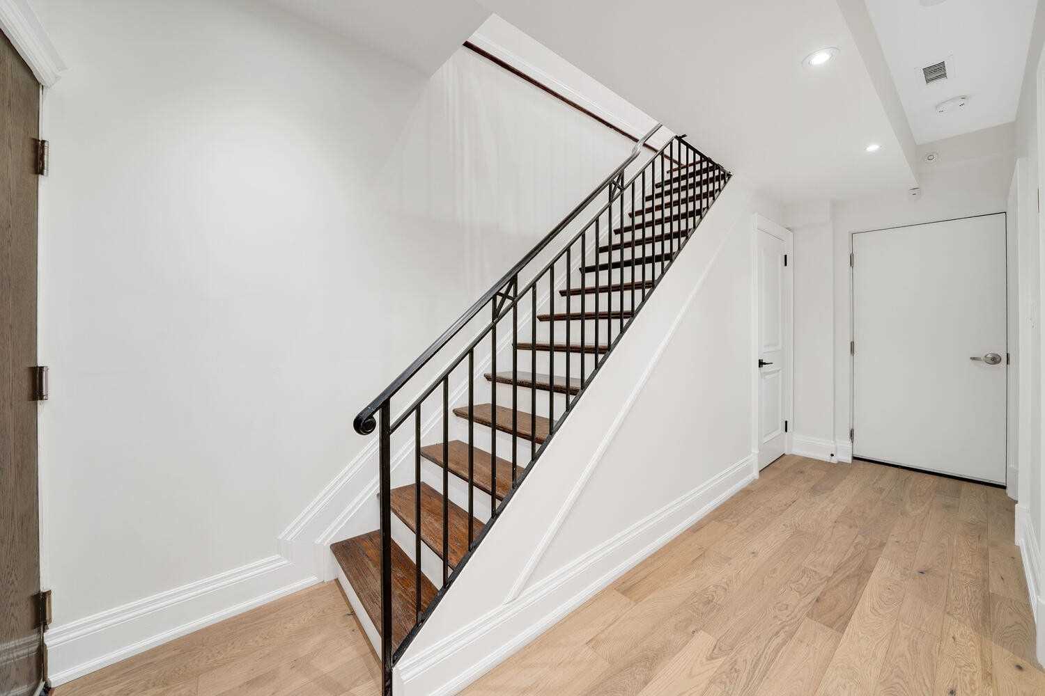 317 Lonsdale Rd, #1B