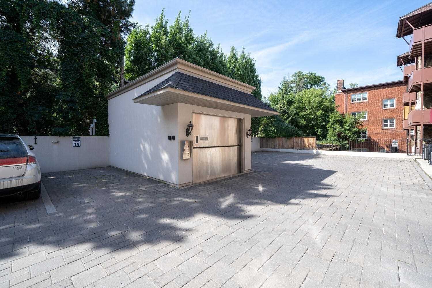 317 Lonsdale Rd, #1B