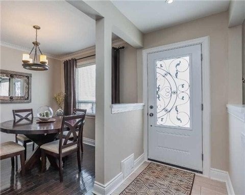 37 Collinson Blvd