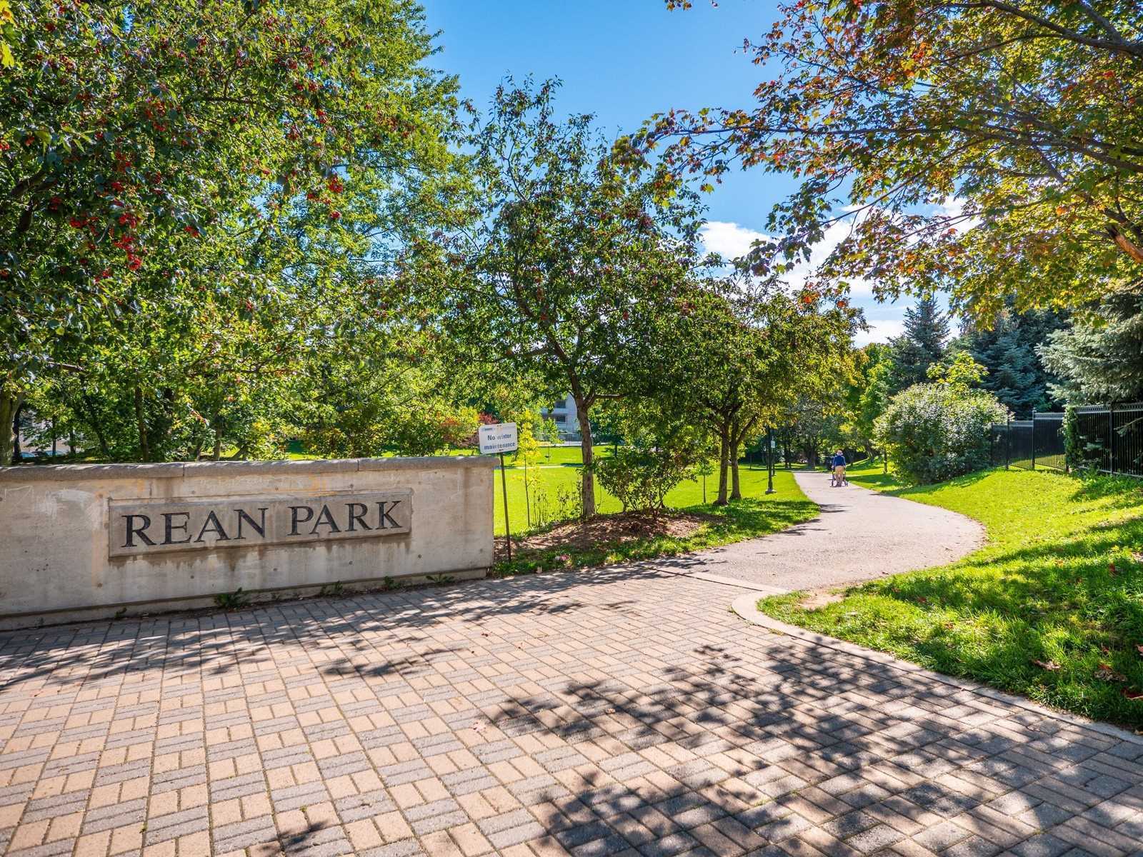 15 Rean Dr, #105