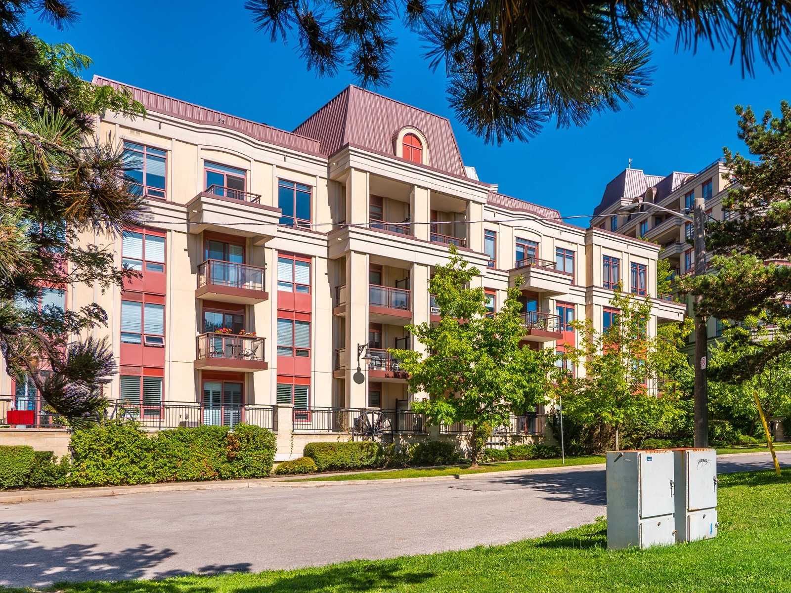 15 Rean Dr, #105
