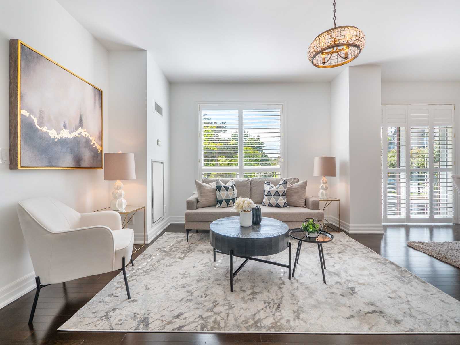 15 Rean Dr, #105