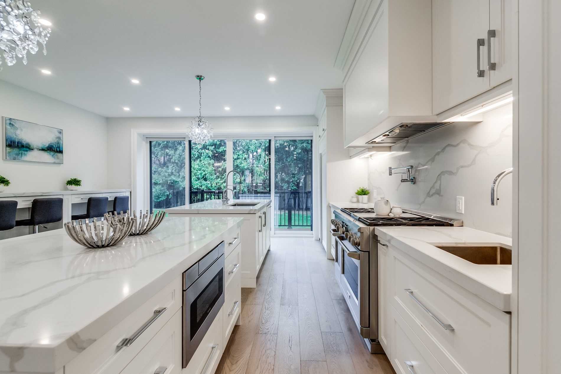 24 Donna Crt