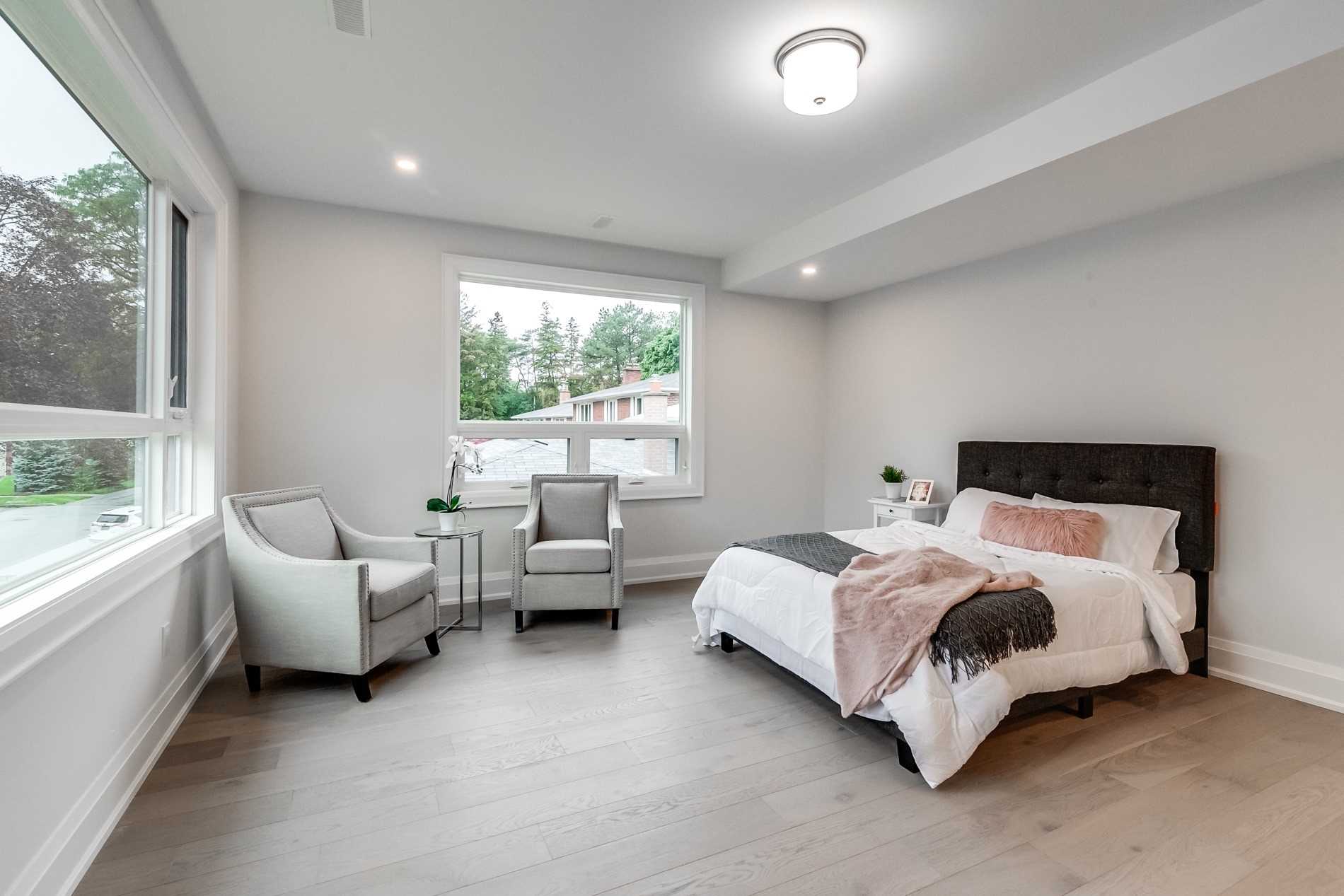24 Donna Crt