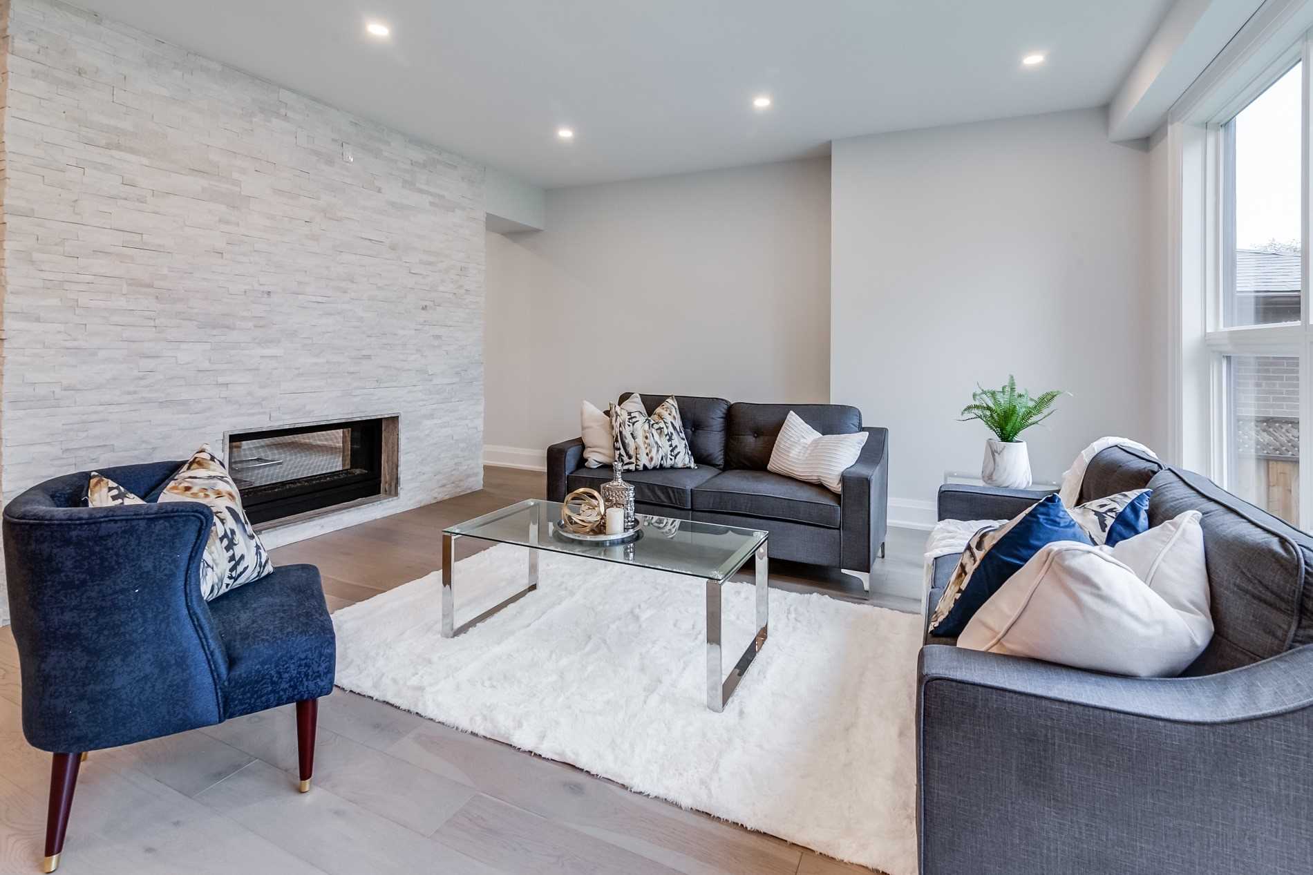 24 Donna Crt