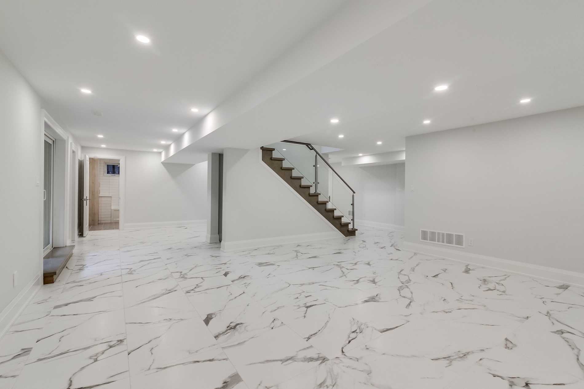 24 Donna Crt