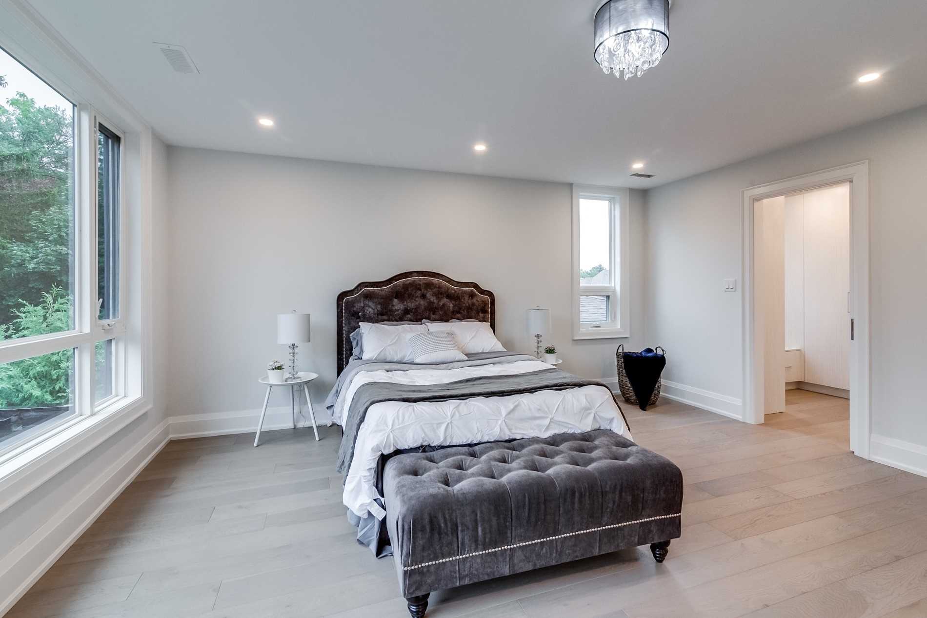 24 Donna Crt