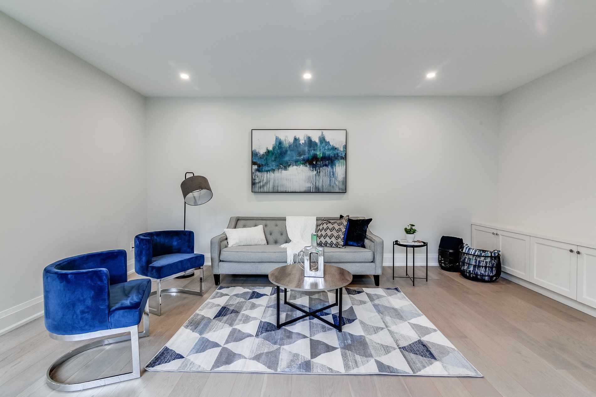 24 Donna Crt