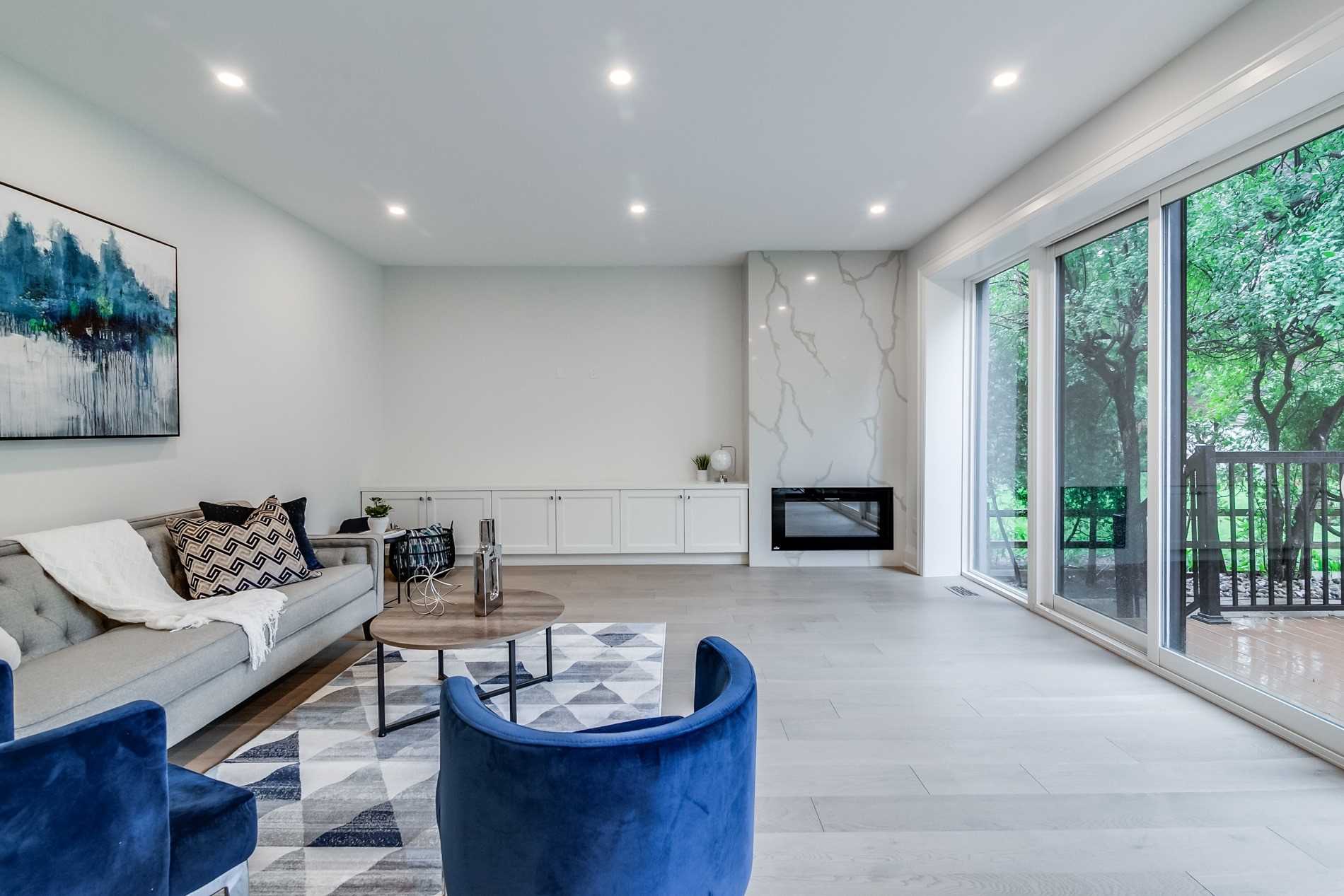 24 Donna Crt