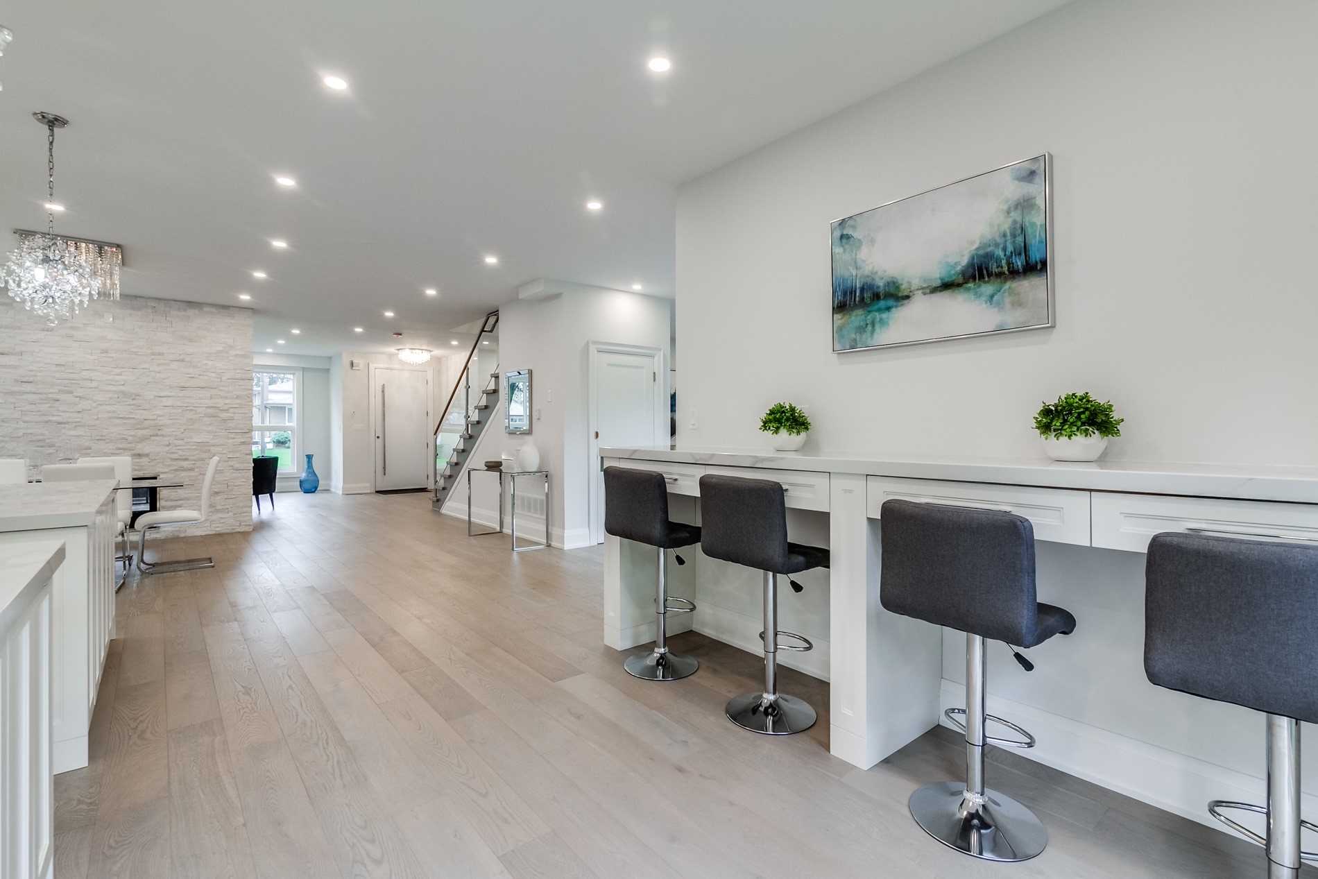 24 Donna Crt