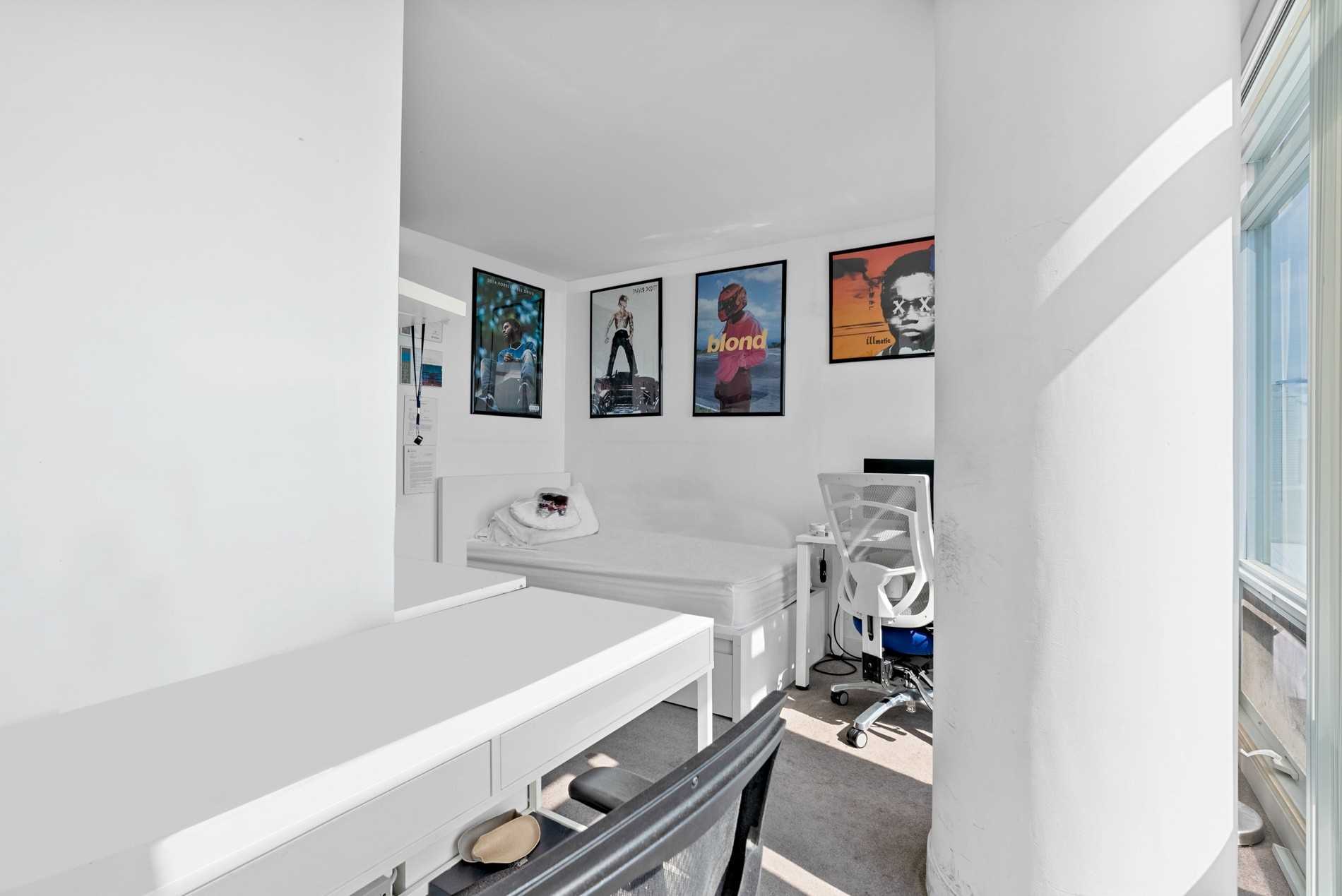 25 Telegram Mews, #5307
