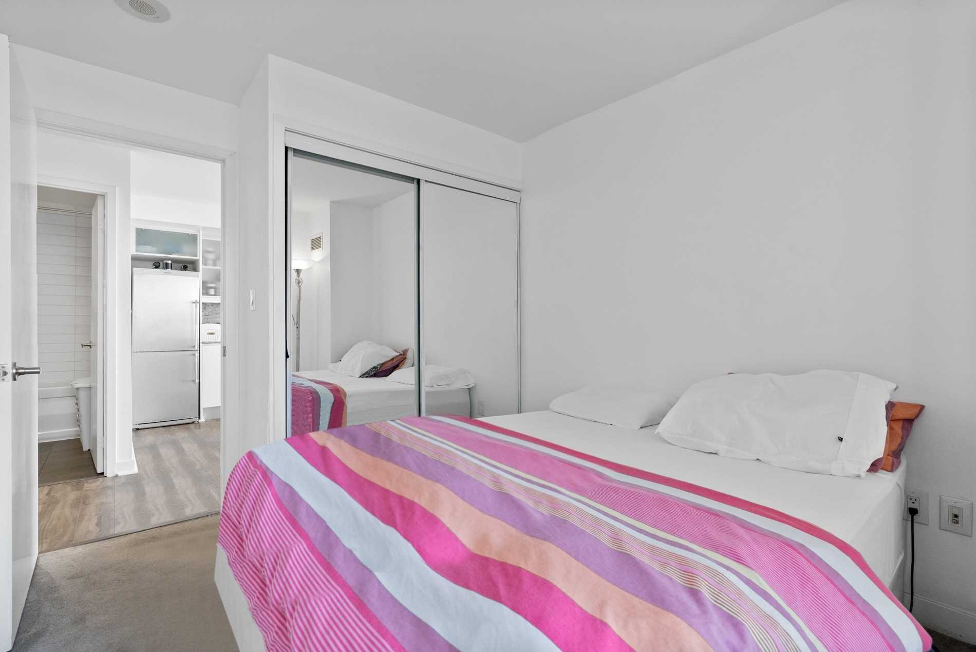 25 Telegram Mews, #5307